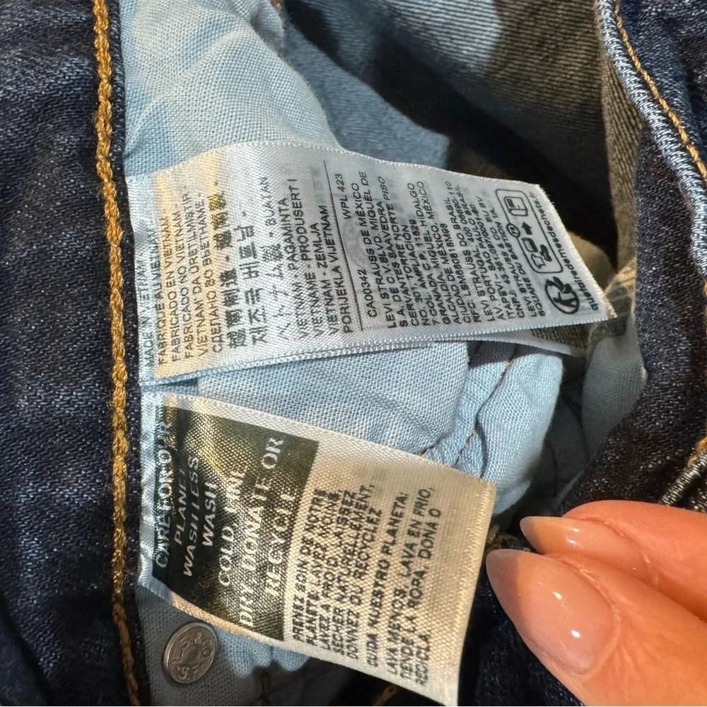 Levi’s 501 Classic Men’s Blue Denim Jeans